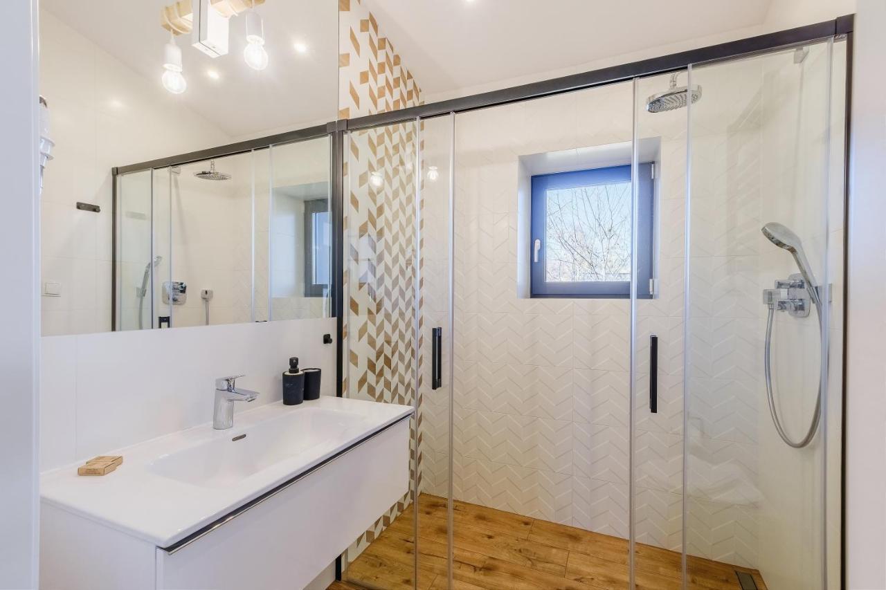 Rezydencja Ornak 5 - Stylowe Apartamenty Z Balkonami I Jacuzzi, 5 Min Pieszo Do Krupowek, Izby Podhalanskie 扎科帕内 外观 照片