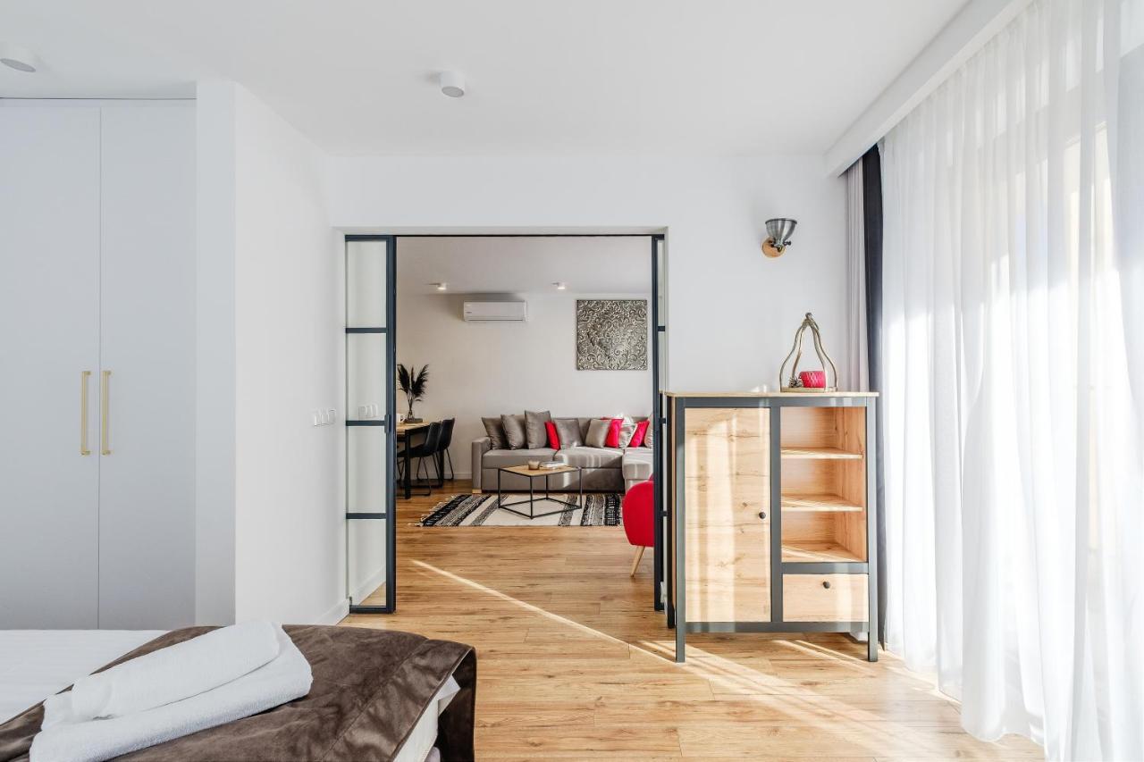 Rezydencja Ornak 5 - Stylowe Apartamenty Z Balkonami I Jacuzzi, 5 Min Pieszo Do Krupowek, Izby Podhalanskie 扎科帕内 外观 照片